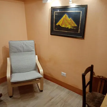 Casa Lory Montevitozzo Frazione Sorano-camera Con Bagno Privato, Cucina E Salotto