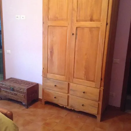 Guest house Casa Lory Montevitozzo Frazione Sorano-camera Con Bagno Privato, Cucina E Salotto *
