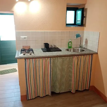 Guest house Casa Lory Montevitozzo Frazione Sorano-camera Con Bagno Privato, Cucina E Salotto