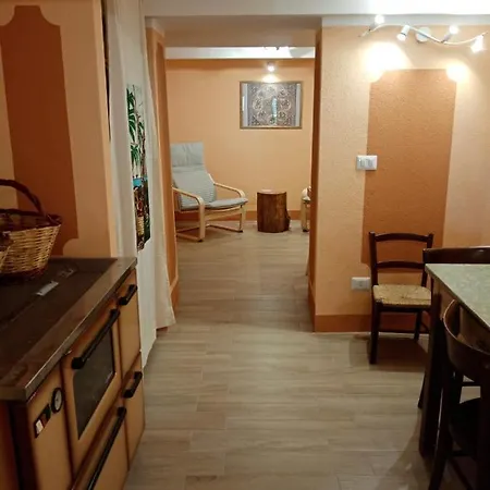 Casa Lory Montevitozzo Frazione Sorano-camera Con Bagno Privato, Cucina E Salotto *
